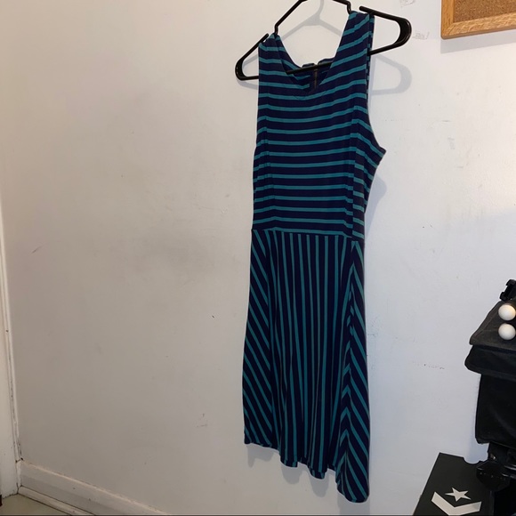 Old Navy Skater dress with zip up back - Picture 2 of 2
